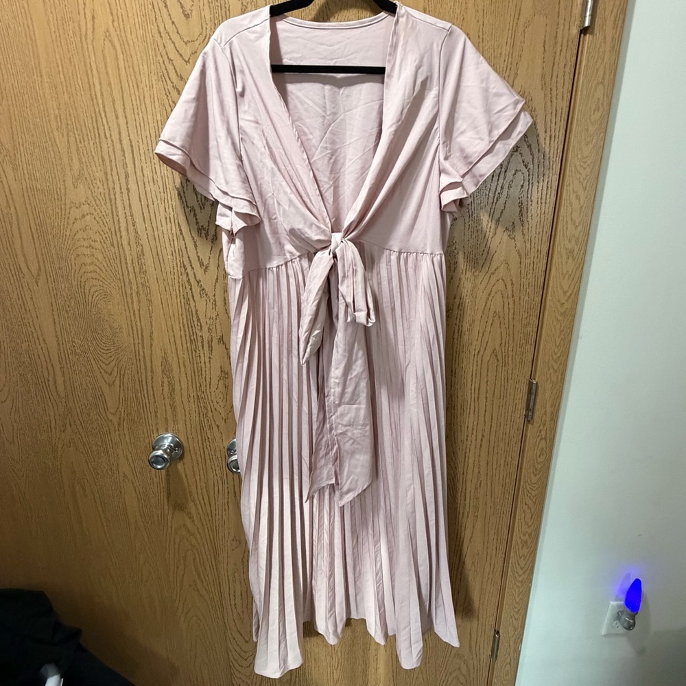 SHEIN Blush Pink Curve Pleated Open Back with a Bow Dress - Picture 6 of 8